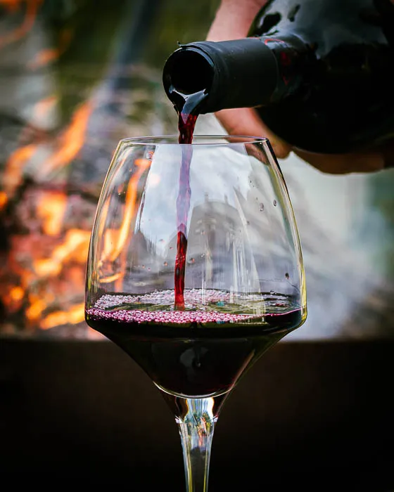 Wijnglazen bij een proeverij